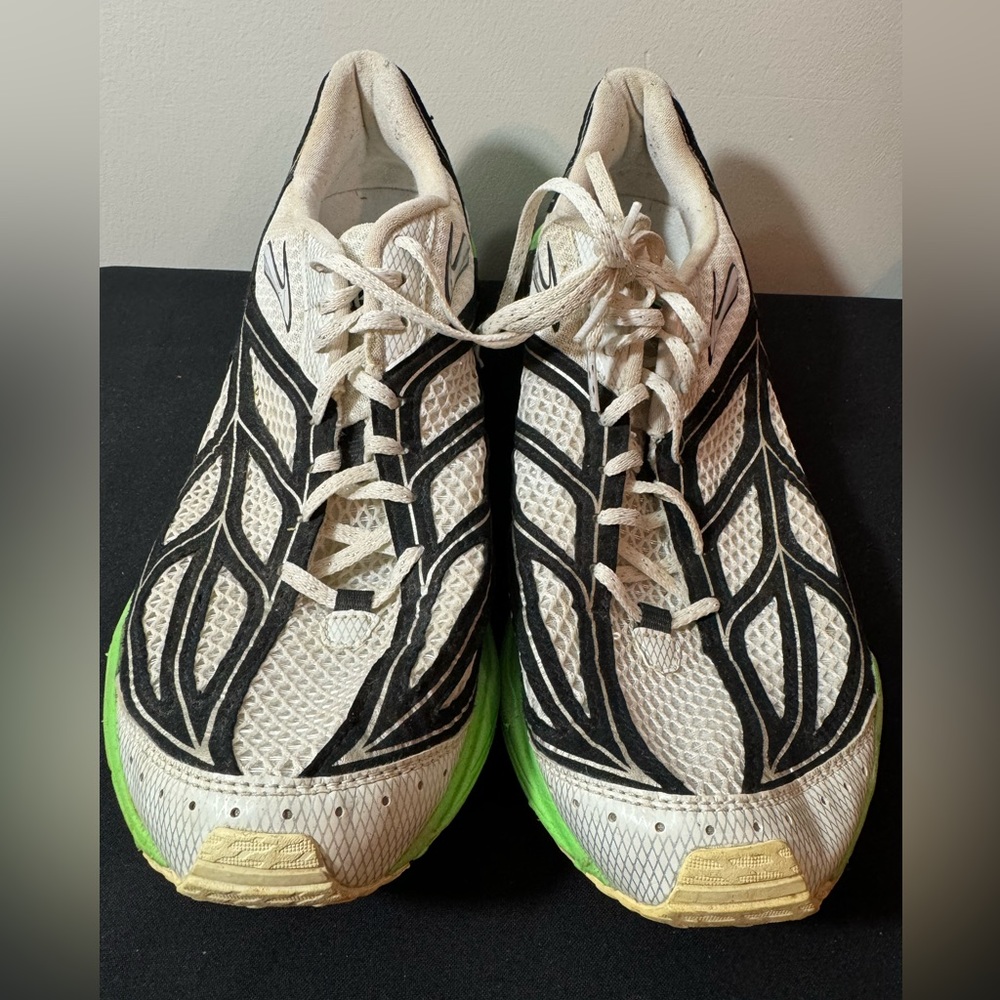 Brooks Racer ST-III